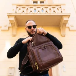 Bardzo duży i dobrze wyposażony skórzany plecak podróżny "Santacroce"