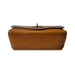 Damska listonoszka ze skóry z klapą "Castel Del Piano" B161