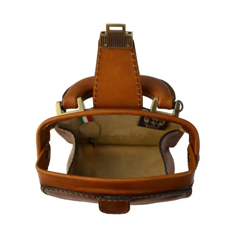 Mała elegancka skórzana listonoszka na rączce. "Lady Brunelleschi" B120/18