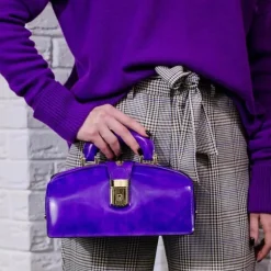 Mała elegancka skórzana torebka na rączce.  "Lady Brunelleschi" R120/N