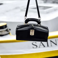 Mała elegancka skórzana torebka na rączce.  "Lady Brunelleschi" R120/N