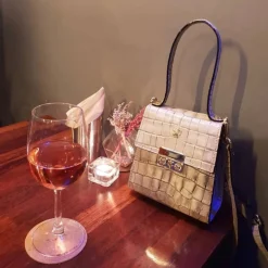 Mała i lekka listonoszka damska skórzana "Artemisia" K299/22