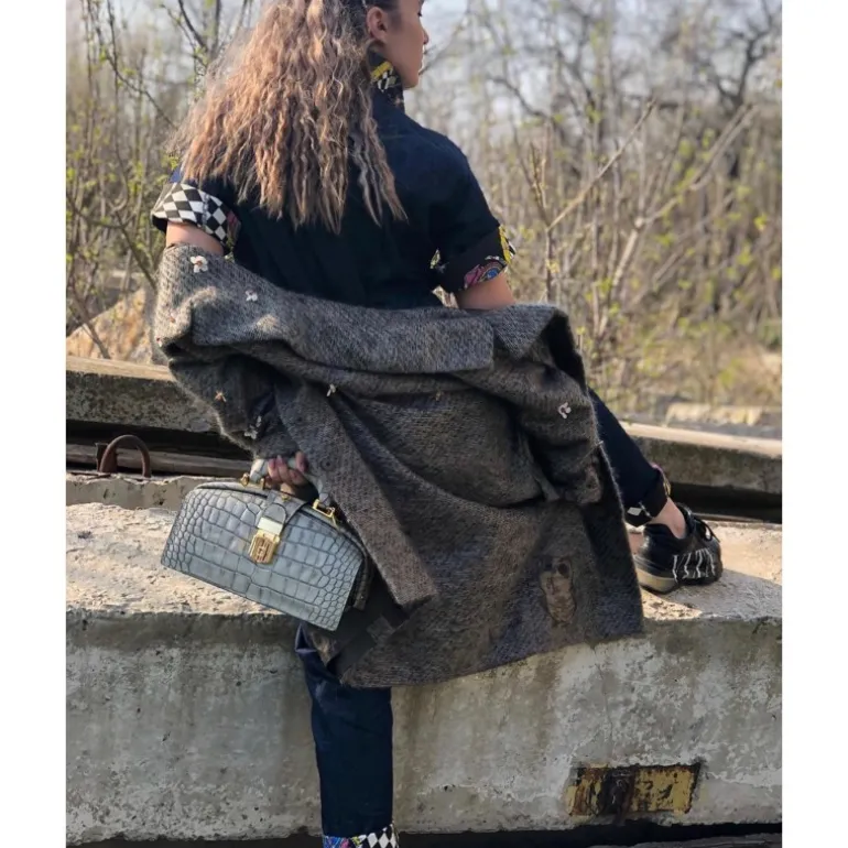 Mała torebka skórzana z tłoczonym wzorem "Lady Brunelleschi" K120/N