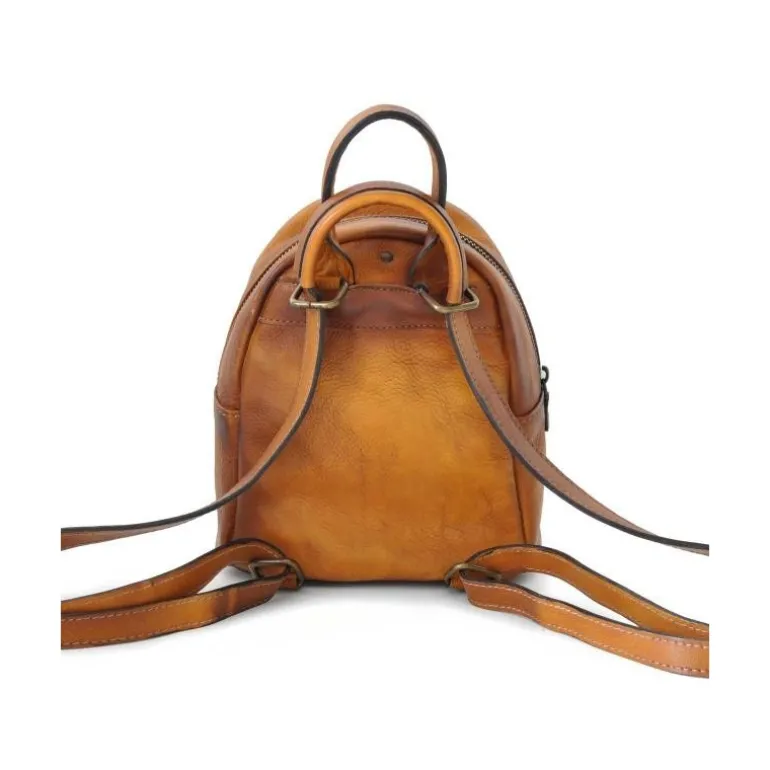 Mały damski plecak ze skóry z kieszonką z przodu. "Mia"