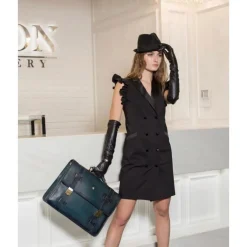 Praktyczna teczka z włoskiej skóry "Vallombrosa" B500