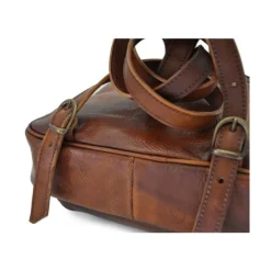 Skórzany damski plecak o zaokrąglonych liniach ​wyposażony "Sirmione"