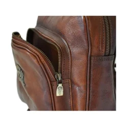 Skórzany damski plecak o zaokrąglonych liniach ​wyposażony "Sirmione"