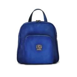 Skórzany damski plecak o zaokrąglonych liniach ​wyposażony "Sirmione"