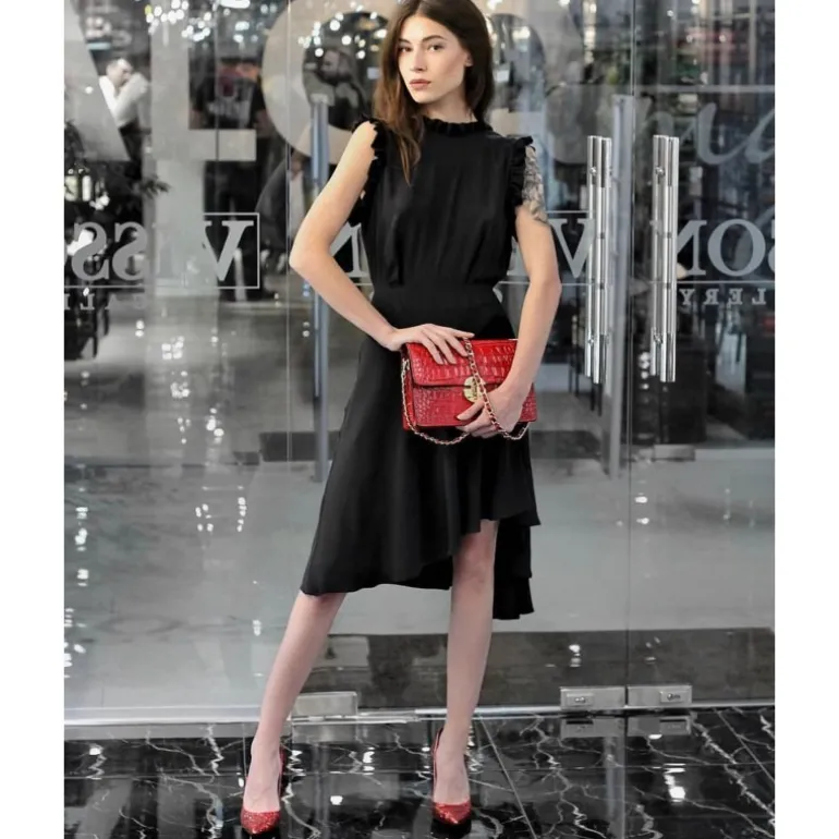 Wieczorowa kopertówka damska ze skóry z łańcuszkiem "Lucrezia de' Medici"